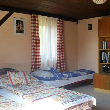 Crystal F Apartman *