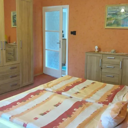 Crystal F Apartament *